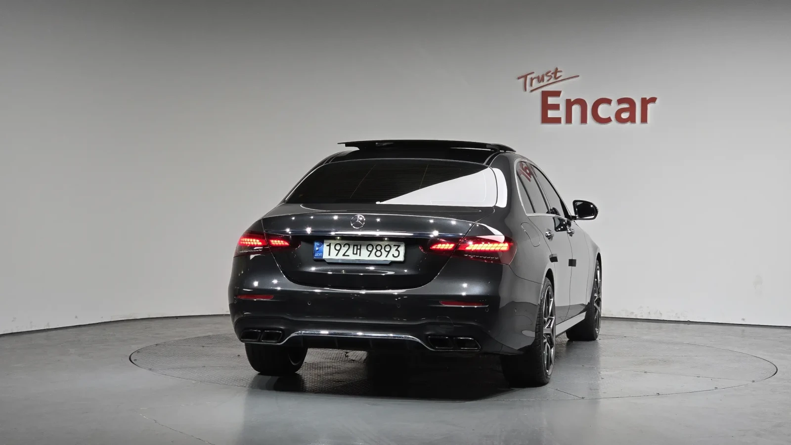 Mercedes-Benz E 350 4MATIC AMG Line Edition, снимка 4 - Автомобили и джипове - 54712858