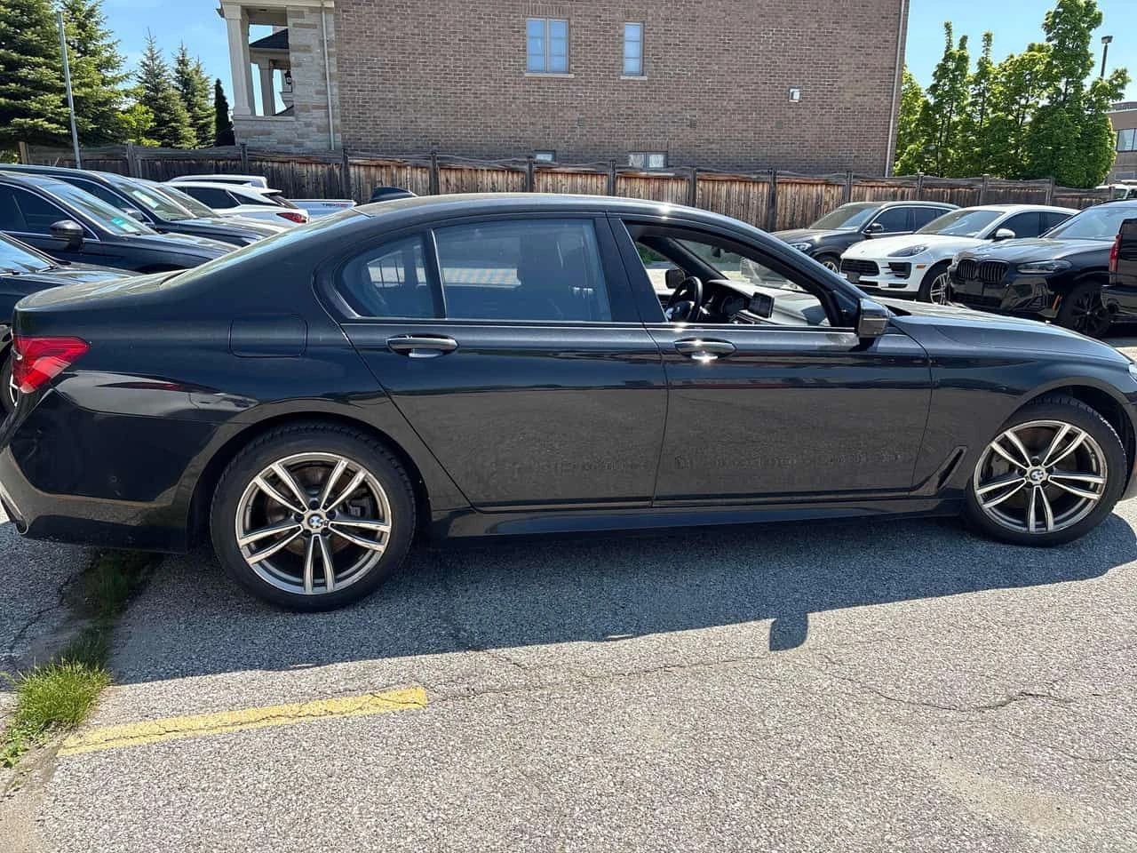 BMW 750 750i xDrive| ОТ ГЛАВНО ПРЕДСТАВИТЕЛСТВО| CARFAX, снимка 5 - Автомобили и джипове - 54715812