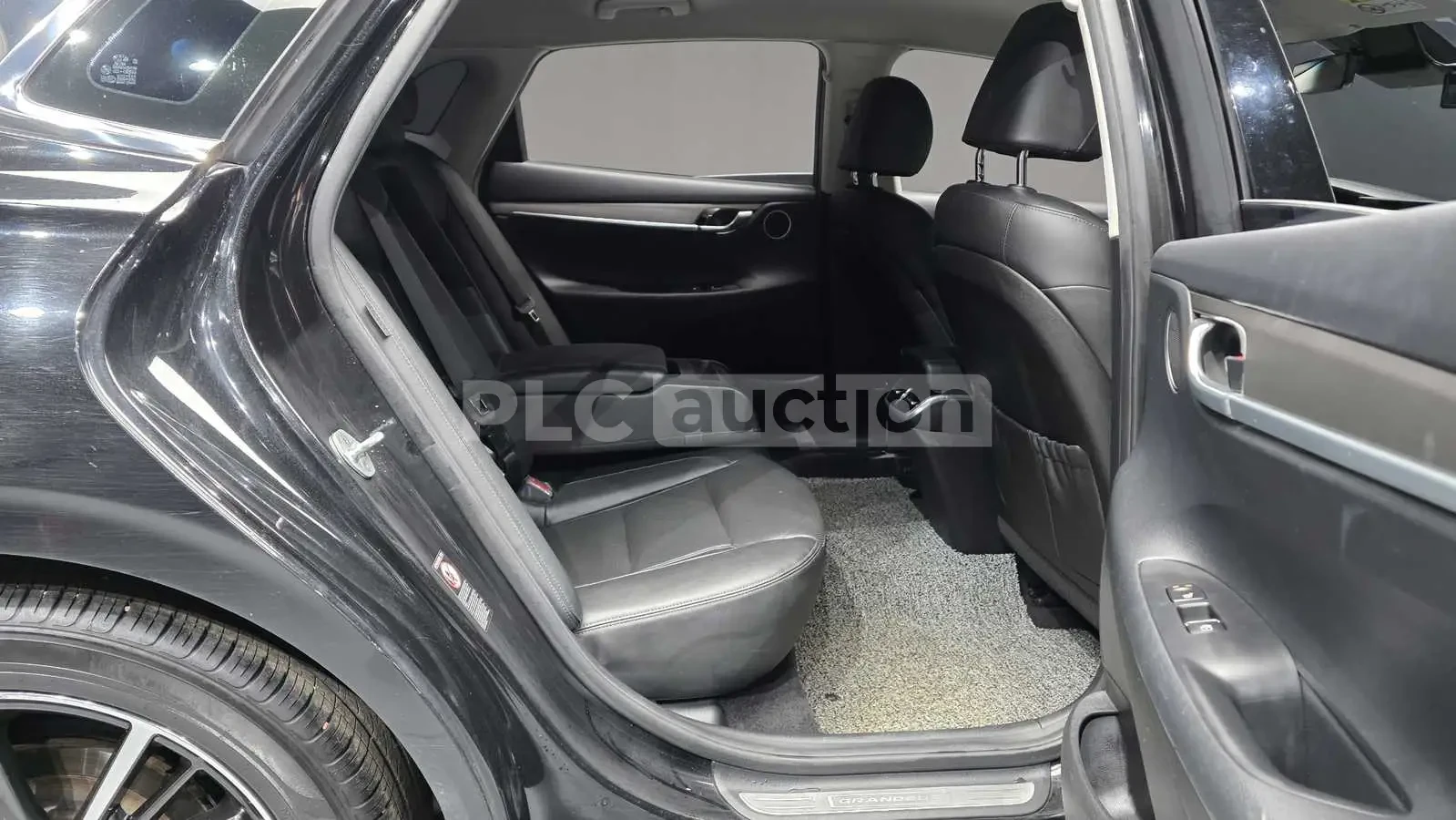 Hyundai Grandeur, снимка 12 - Автомобили и джипове - 55036742