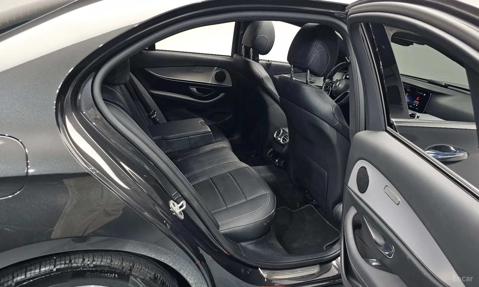 Mercedes-Benz E 250 * * Avangarde* * DIGITAL* * FULL, снимка 11 - Автомобили и джипове - 55058758