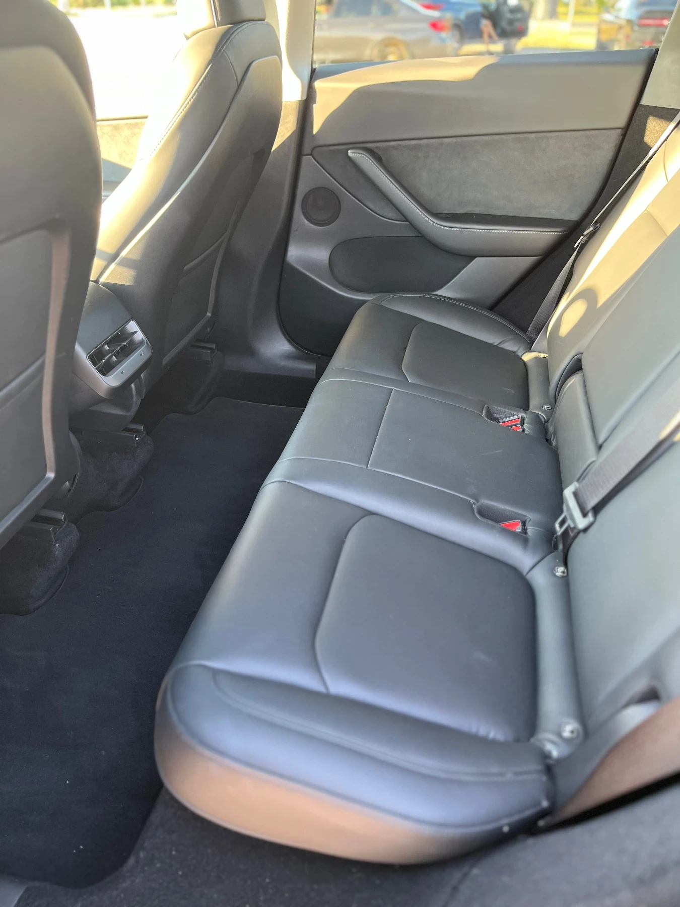 Tesla Model Y Dual Motor Long Range, снимка 11 - Автомобили и джипове - 55695265