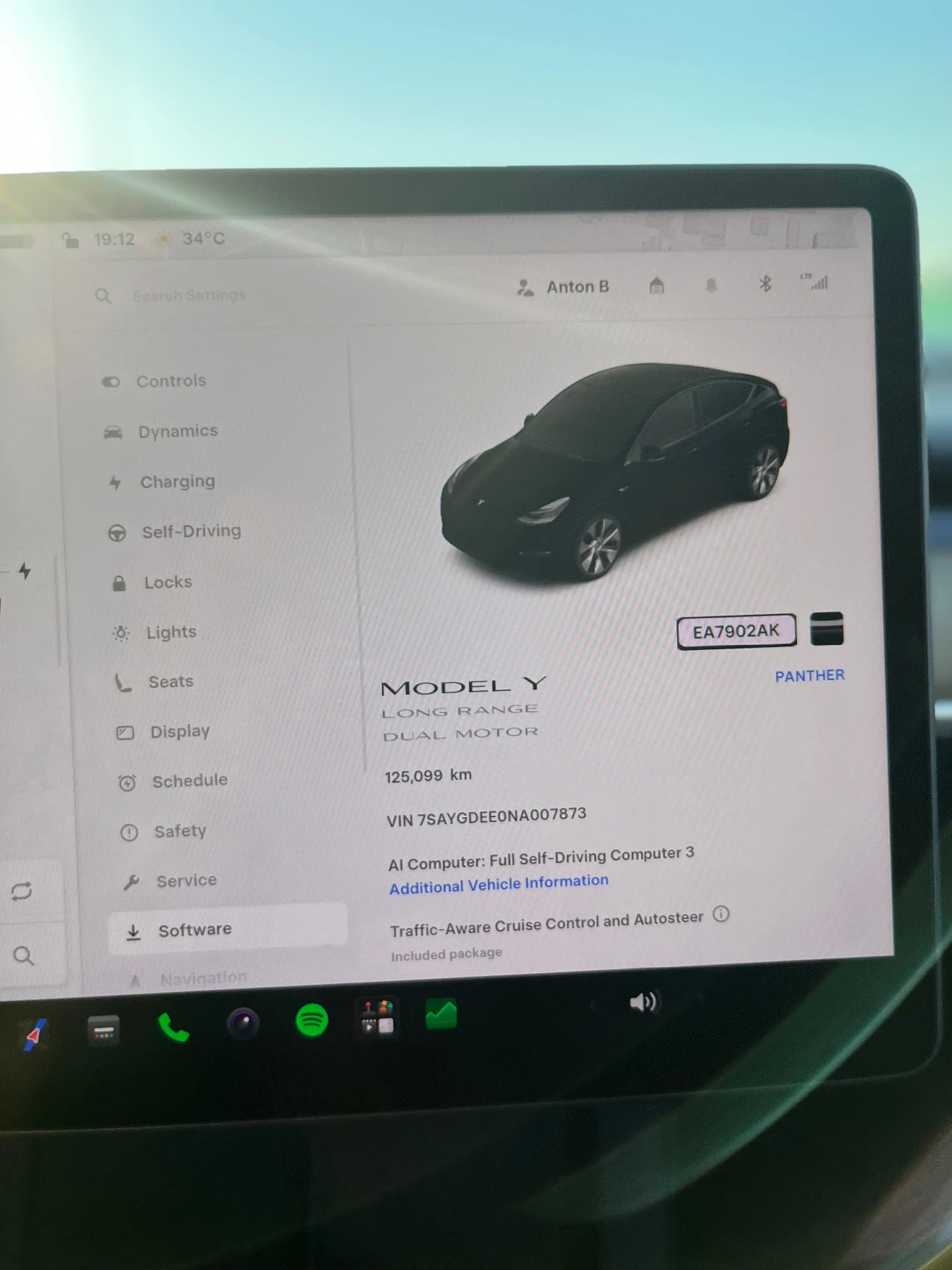 Tesla Model Y Dual Motor Long Range, снимка 13 - Автомобили и джипове - 55695265