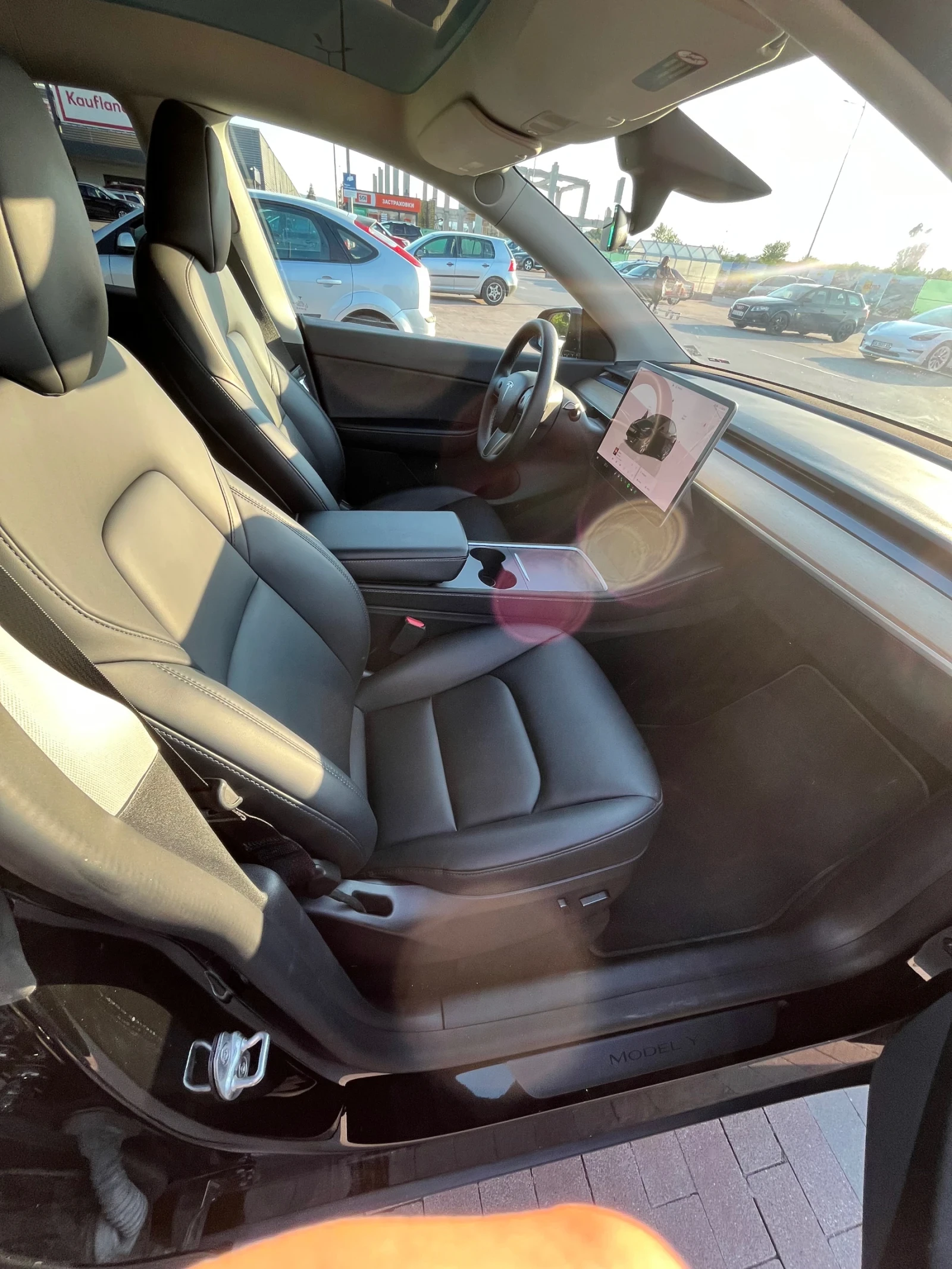 Tesla Model Y Dual Motor Long Range, снимка 10 - Автомобили и джипове - 55695265