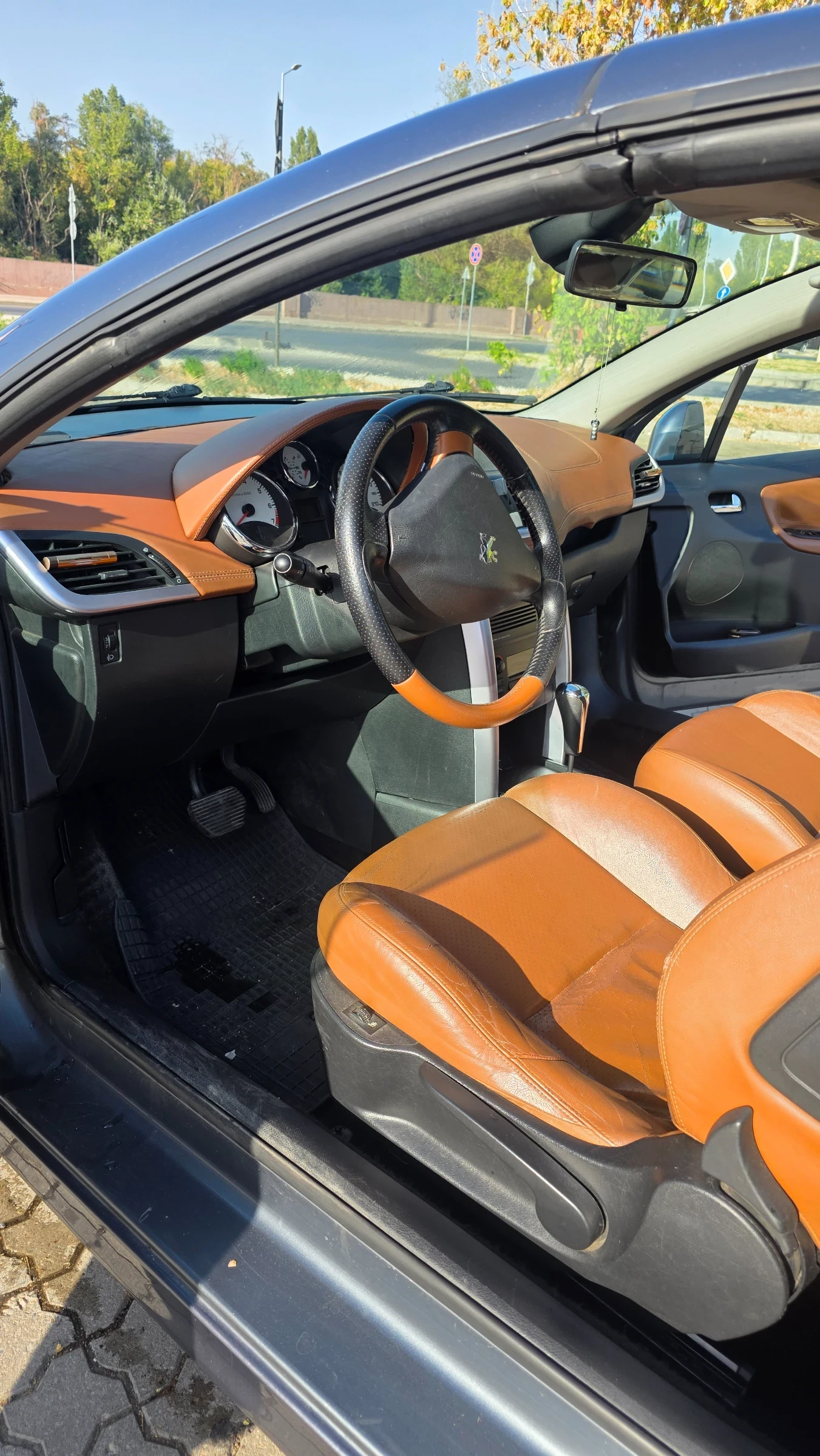 Peugeot 207 CC, снимка 10 - Автомобили и джипове - 55878985