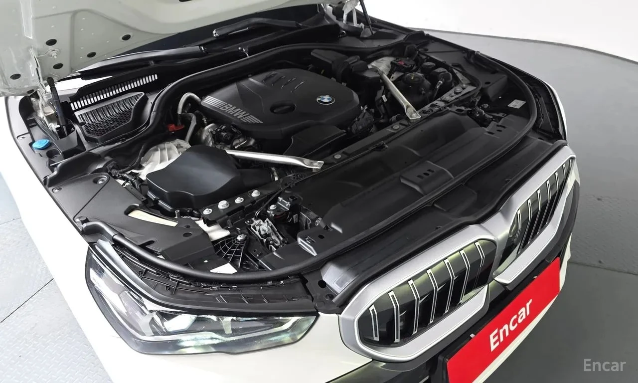 BMW 523 * 523d xDrive M Sport * ЦЕНА ДО БГ, снимка 16 - Автомобили и джипове - 55886452
