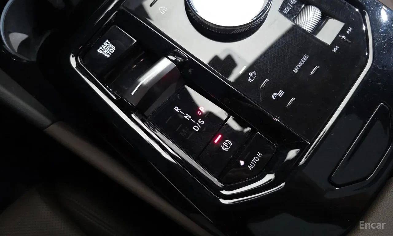BMW 523 * 523d xDrive M Sport * ЦЕНА ДО БГ, снимка 12 - Автомобили и джипове - 55886452