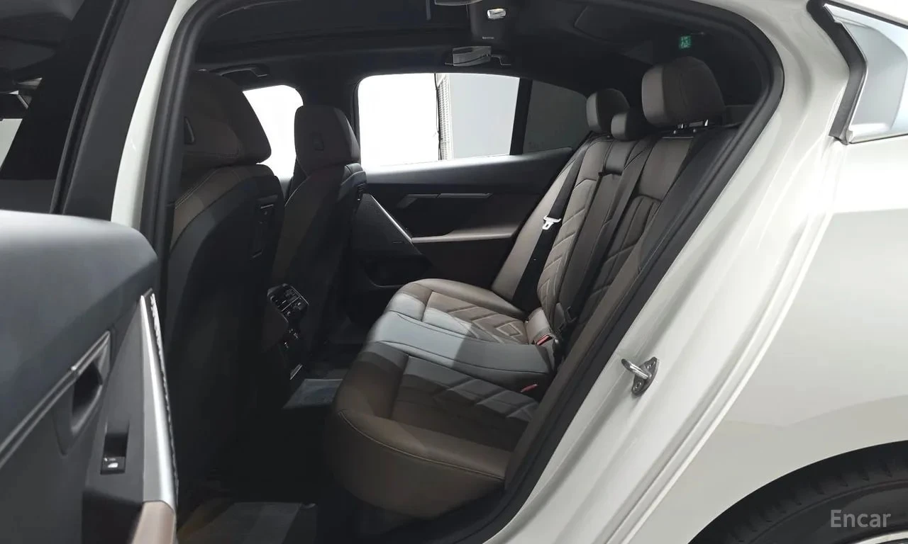 BMW 523 * 523d xDrive M Sport * ЦЕНА ДО БГ, снимка 14 - Автомобили и джипове - 55886452