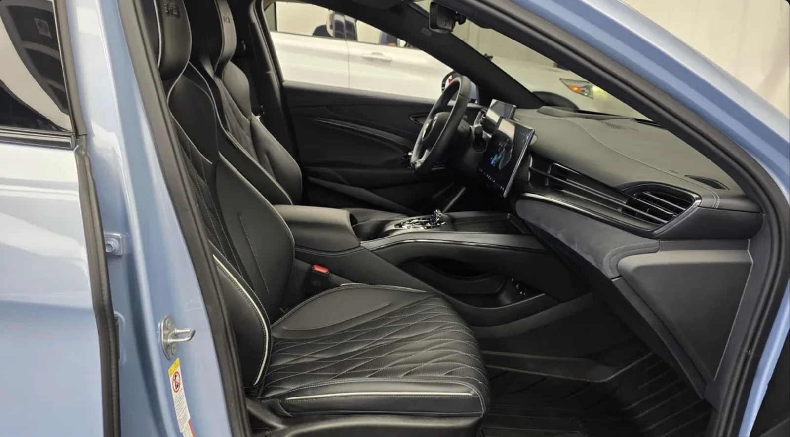 BYD Seal PERFORMANCE AWD /����� / PANO / 360 CAM / HEAD UP | Mobile.bg � ����������� 12