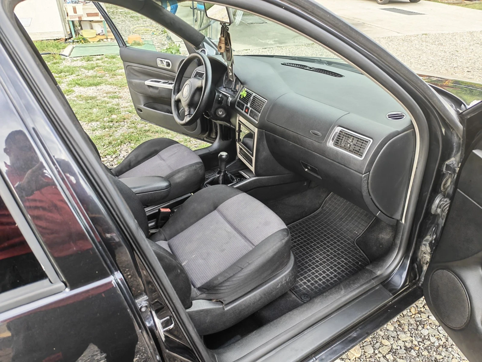 VW Golf 1.9 101, снимка 5 - Автомобили и джипове - 56247892