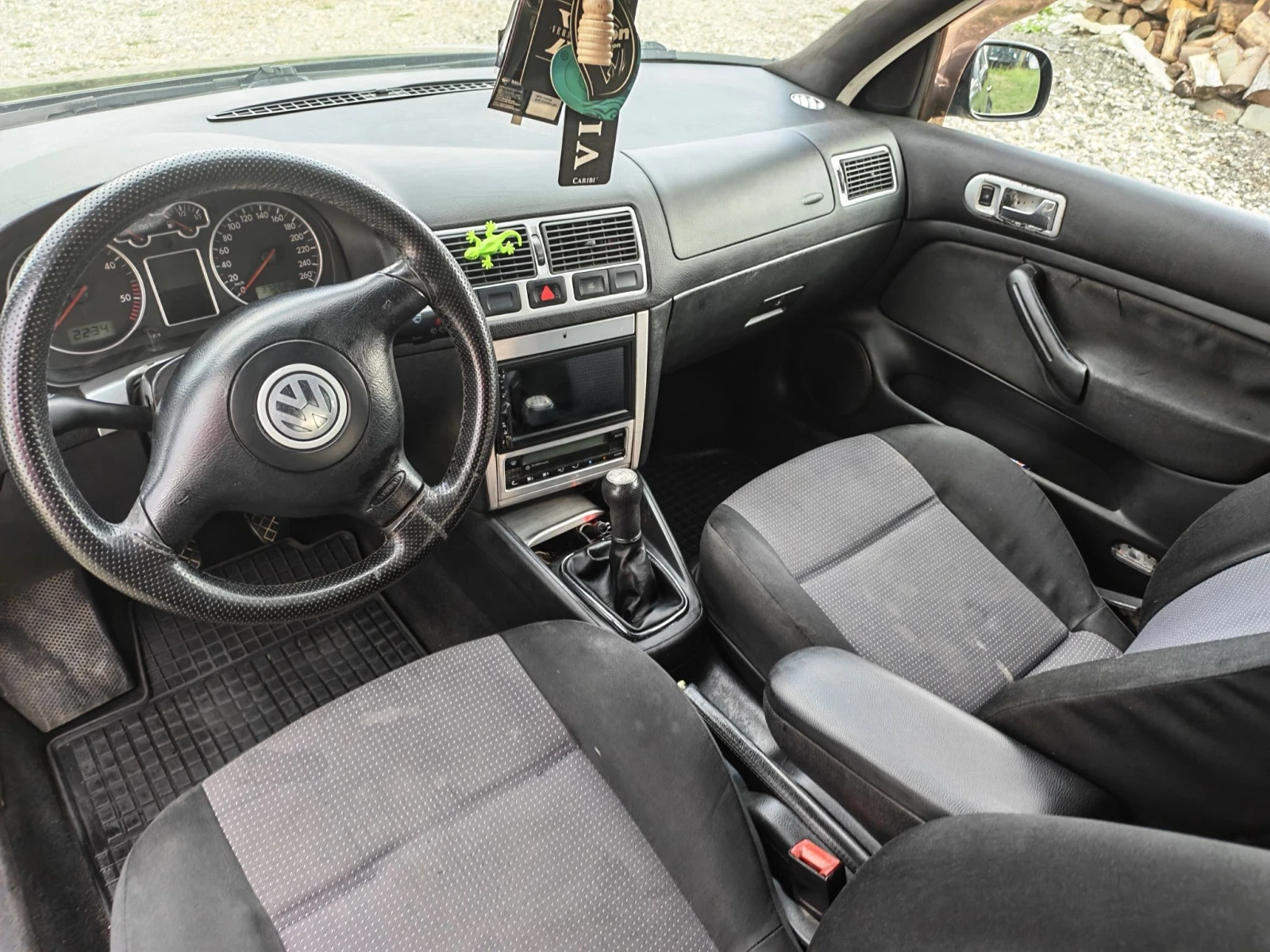 VW Golf 1.9 101, снимка 8 - Автомобили и джипове - 56247892