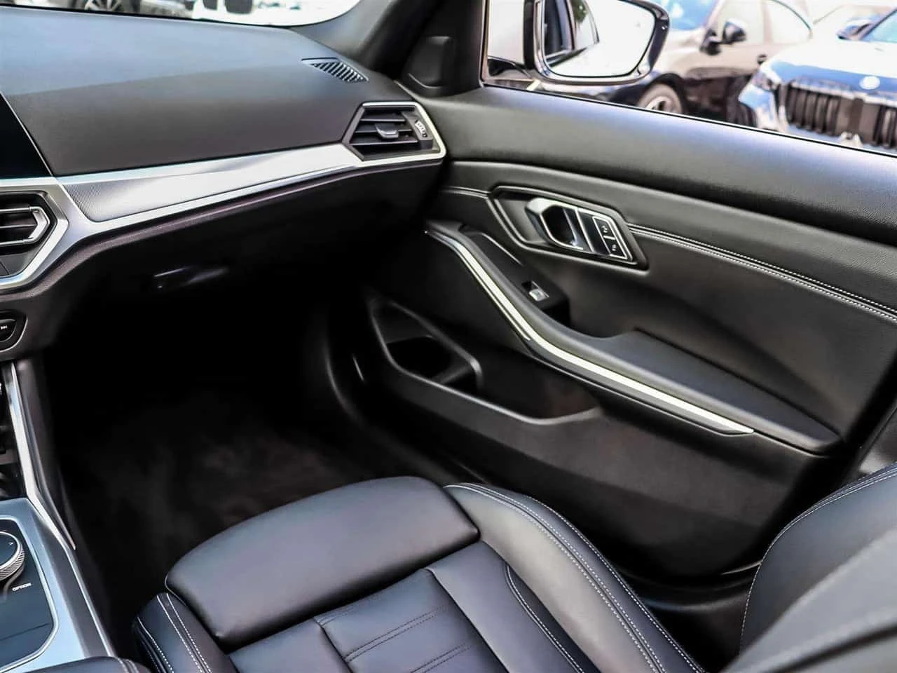 BMW 330 * 330i xDrive * M SPORT * CARFAX *  | Mobile.bg � ����������� 12