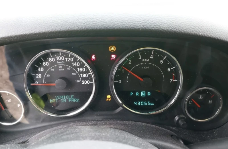 Jeep Wrangler Sahara 3, 6-285PS-43000km, снимка 8 - Автомобили и джипове - 47186043