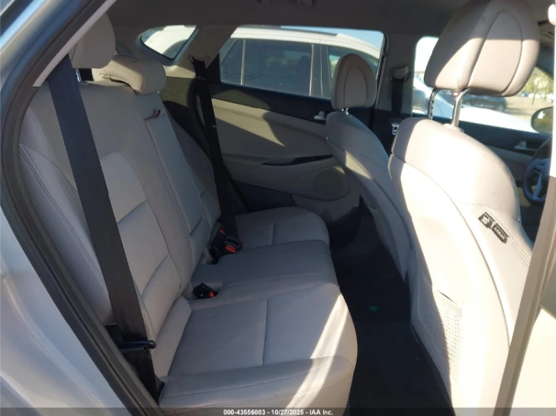 Hyundai Tucson SEL* AWD* ПОДГРЕВ* KAMERA, снимка 10 - Автомобили и джипове - 53374416