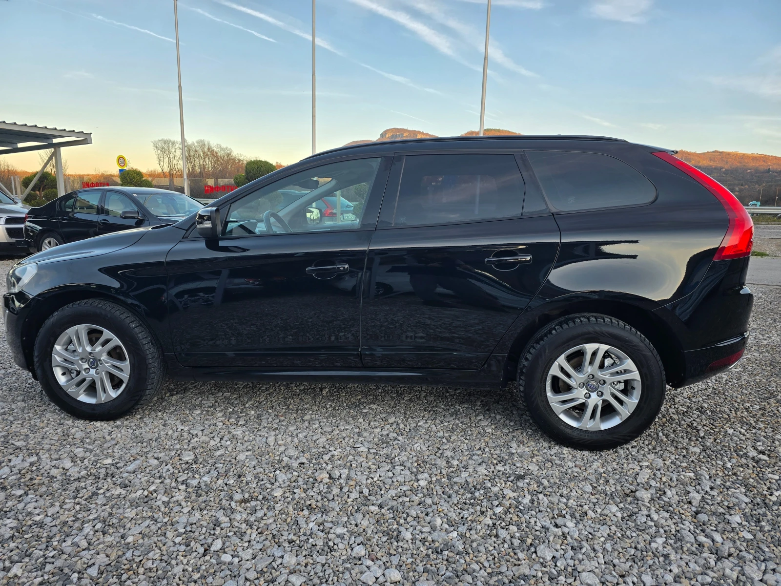 Volvo XC60 2, 4 D   !!!  !! 4X4 !! | Mobile.bg   2