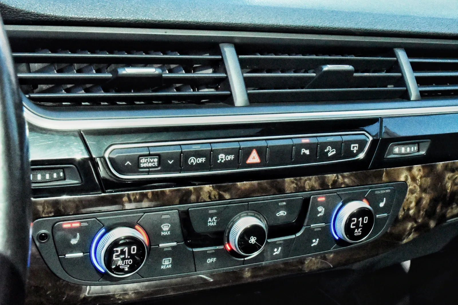 Audi Q7 4M* PANO* QUATTRO* PREMIUM PLUS* DIGITAL* 360* , снимка 16 - Автомобили и джипове - 53830020