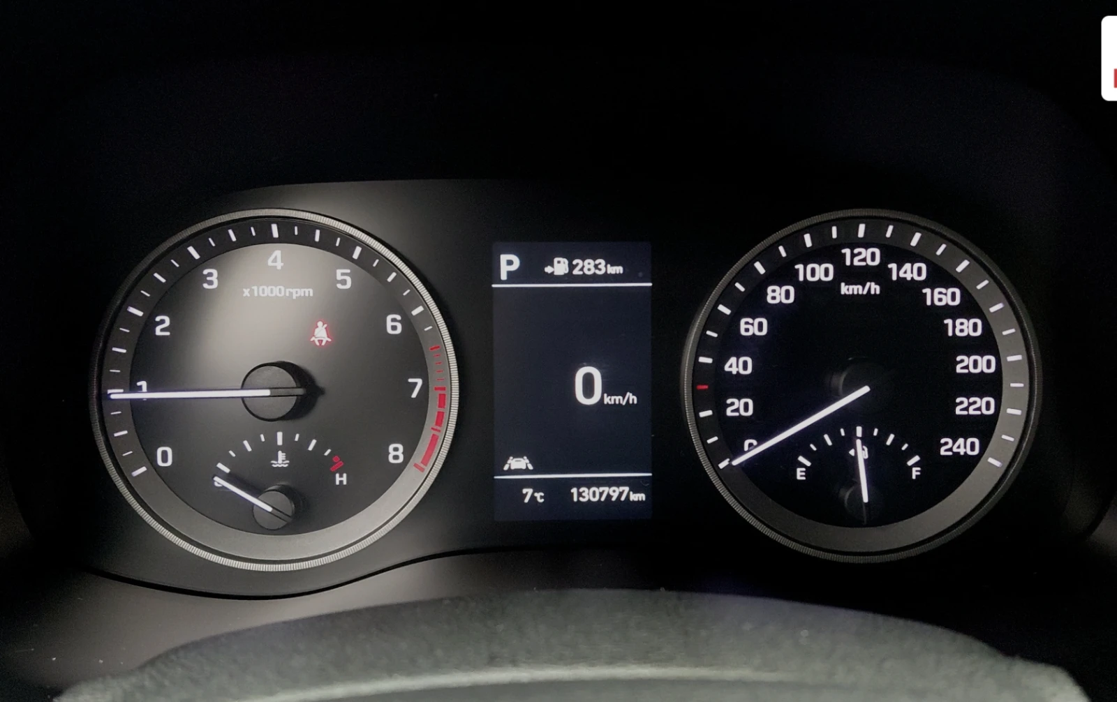 Hyundai Tucson 1.6 TURBO / ОБДУХВАНЕ / ПОДГРЕВИ / ДИСТРОНИК / 360, снимка 7 - Автомобили и джипове - 53930156