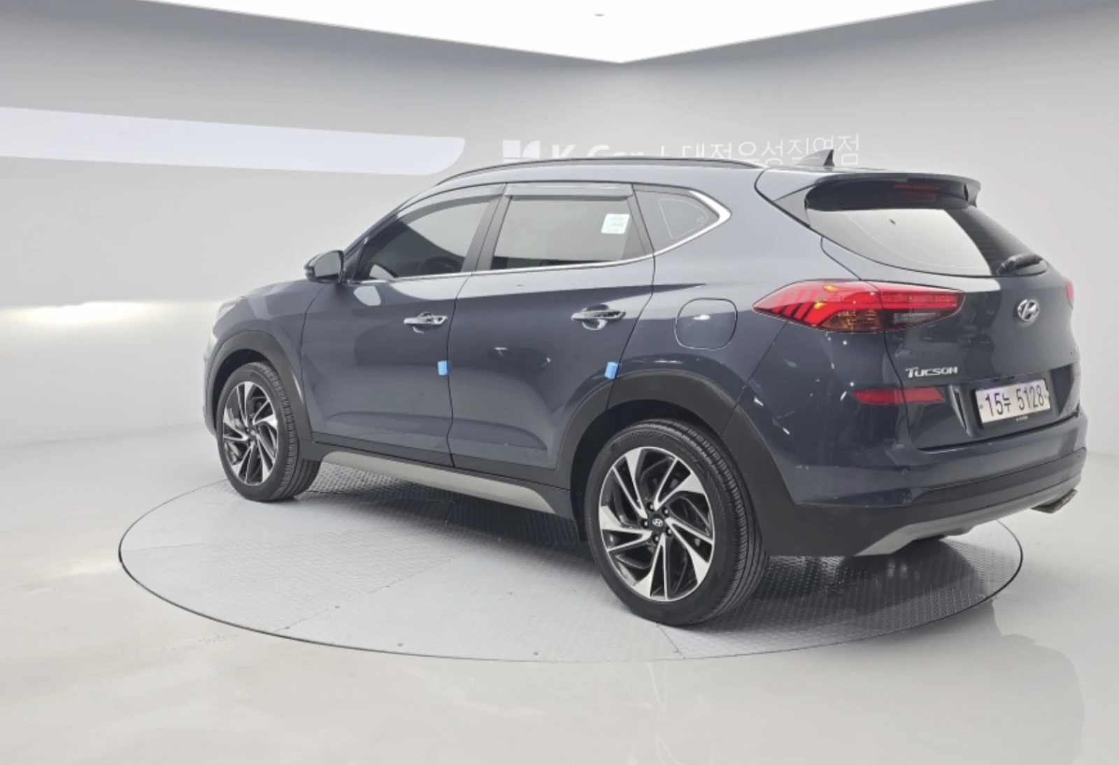 Hyundai Tucson 1.6 TURBO / ОБДУХВАНЕ / ПОДГРЕВИ / ДИСТРОНИК / 360, снимка 3 - Автомобили и джипове - 53930156