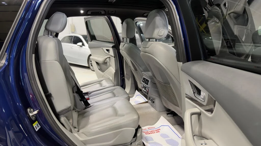 Audi Q7 quattro* Technik* АвтоКредит* (ЦЕНА ДО БГ), снимка 8 - Автомобили и джипове - 54215311