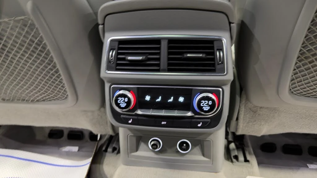 Audi Q7 quattro* Technik* АвтоКредит* (ЦЕНА ДО БГ), снимка 15 - Автомобили и джипове - 54215311