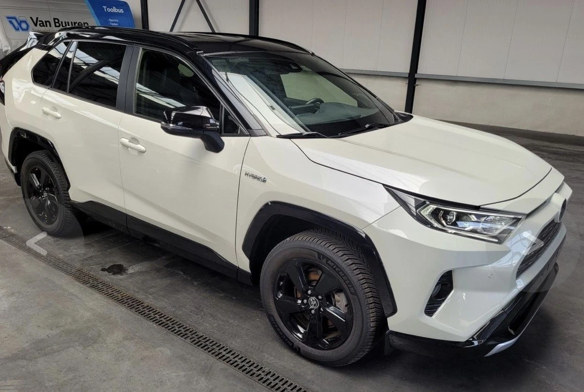 Toyota Rav4 2, 5 Hybrid = 4x4= 63000 km= Подгряване= Топ