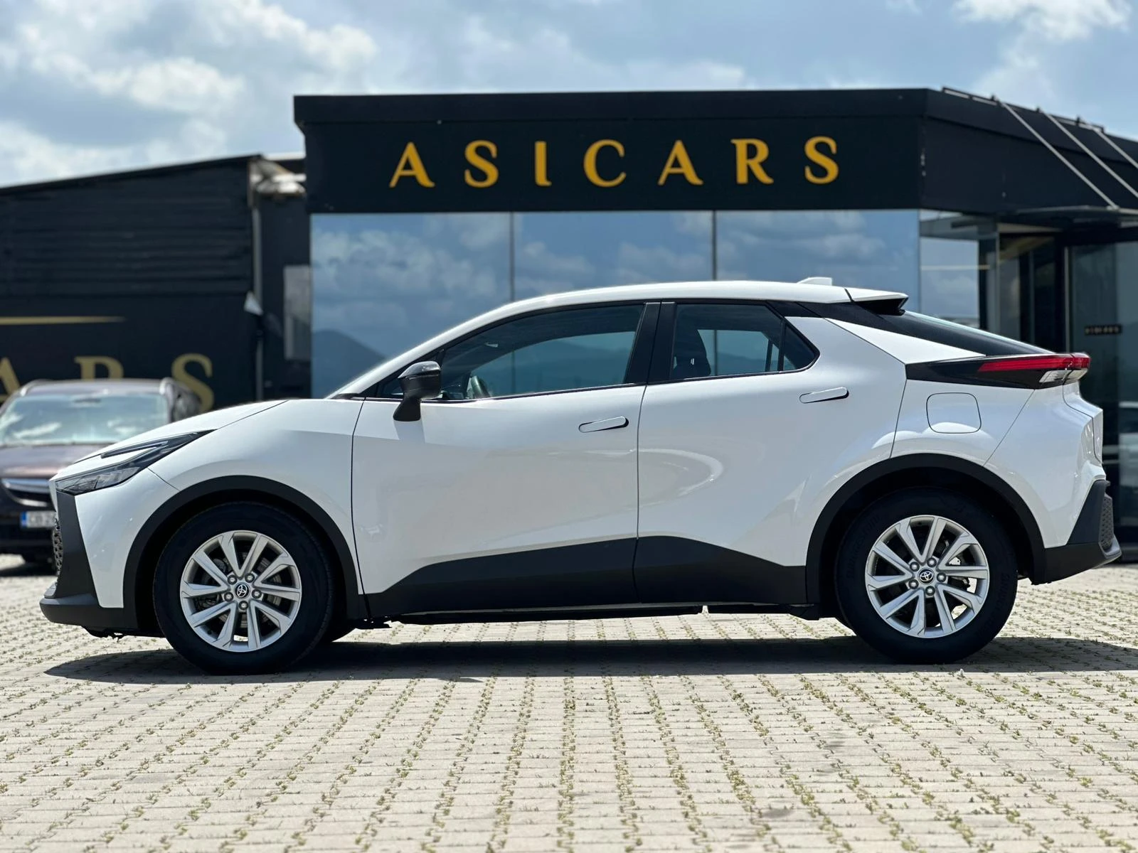 Toyota C-HR / HYBRID / 5000 KM / �������� / ��P /  | Mobile.bg � ����������� 2