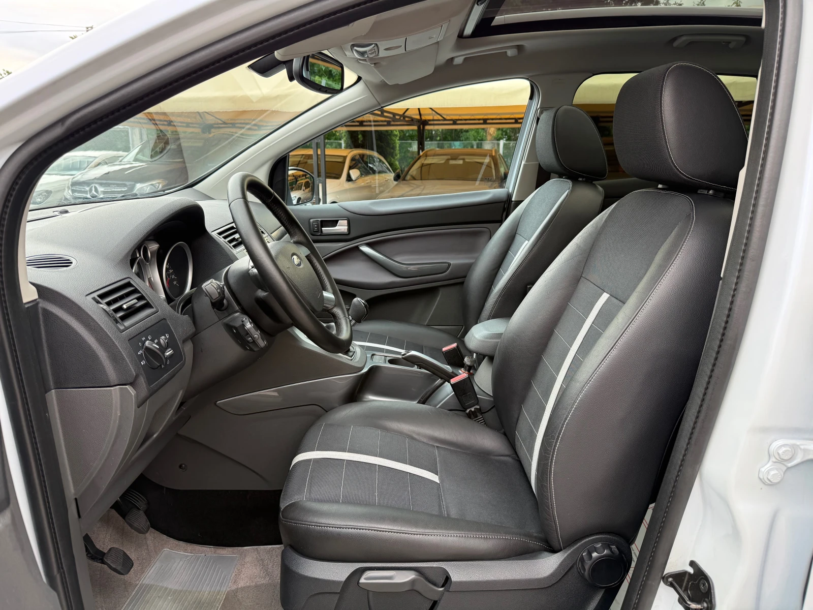 Ford Kuga 2.0 TDCI 4X4 Titanium ! ТОП СЪСТОЯНИЕ !, снимка 9 - Автомобили и джипове - 54877866