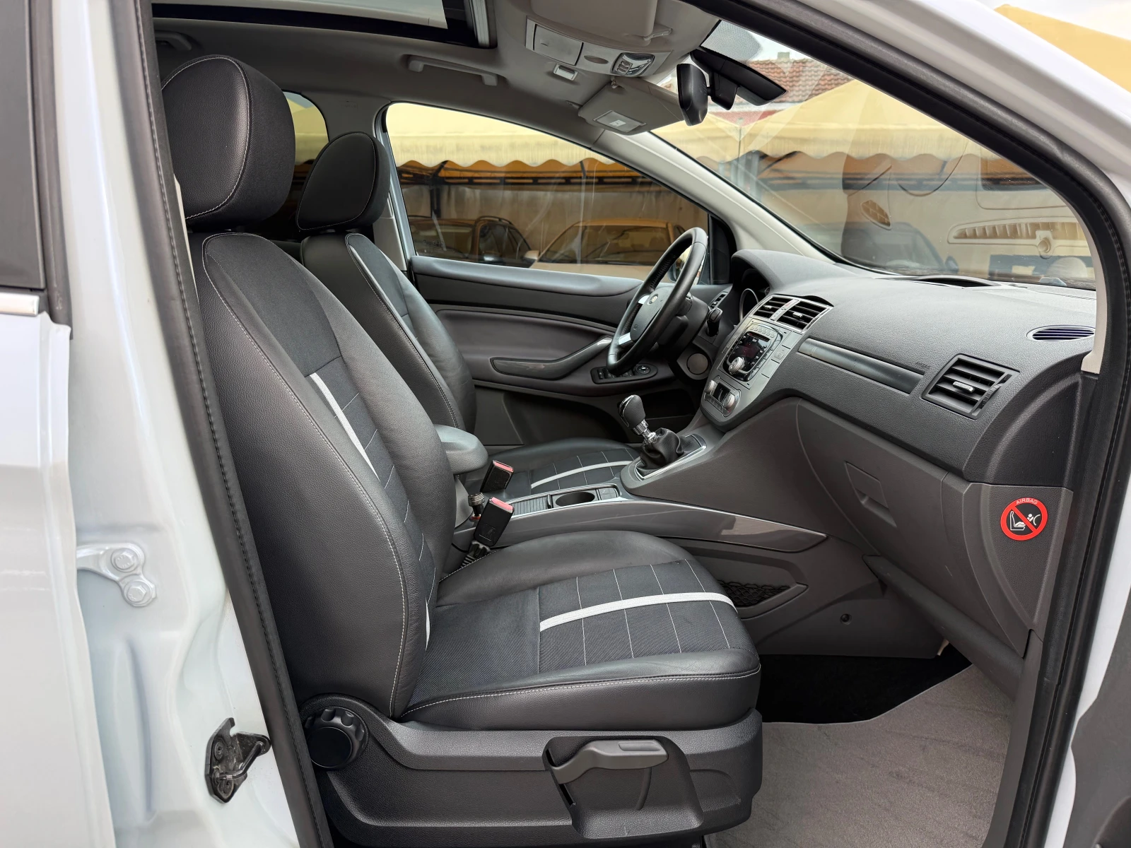 Ford Kuga 2.0 TDCI 4X4 Titanium ! ТОП СЪСТОЯНИЕ !, снимка 14 - Автомобили и джипове - 54877866