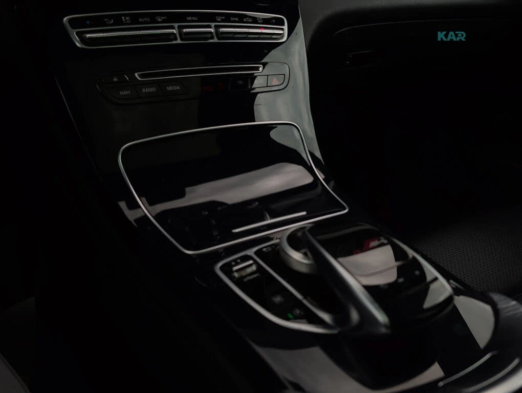 Mercedes-Benz GLC 300 * 4MATIC * Автокредит * (Цена до България), снимка 14 - Автомобили и джипове - 55221408