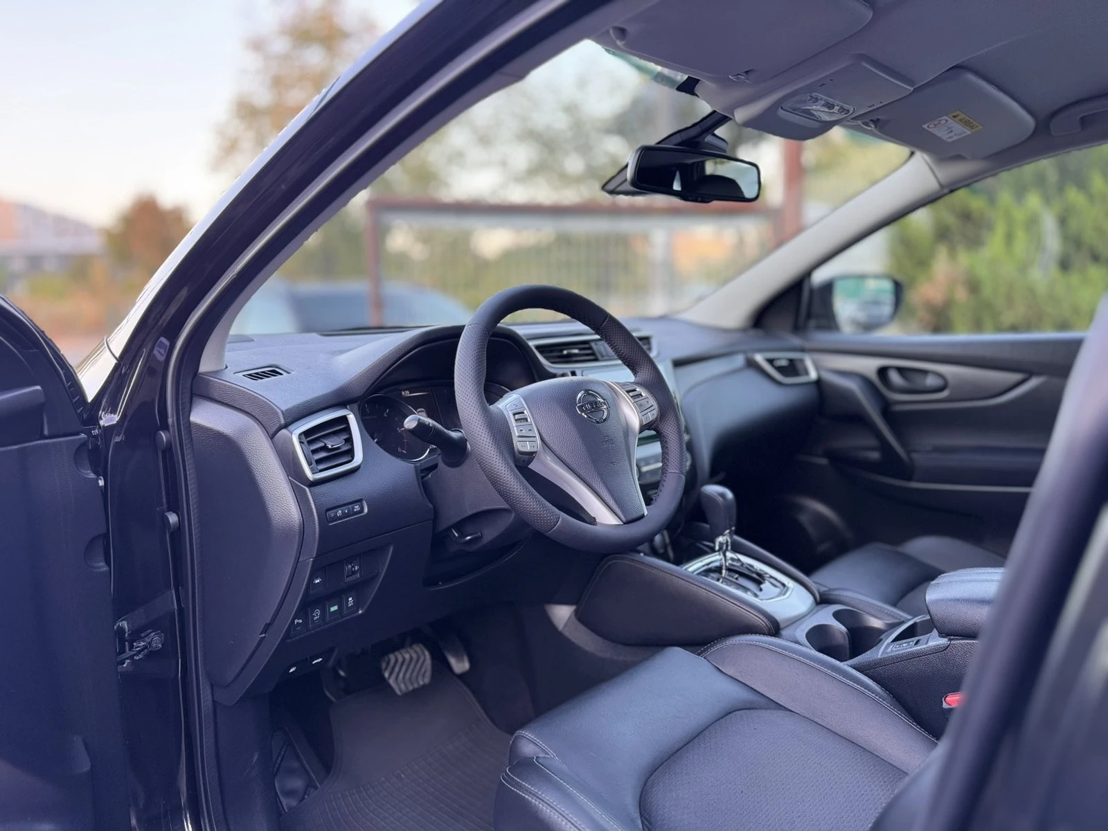 Nissan Qashqai 1.6DCI* Xtronic* XENON* NAVI, снимка 7 - Автомобили и джипове - 56068043