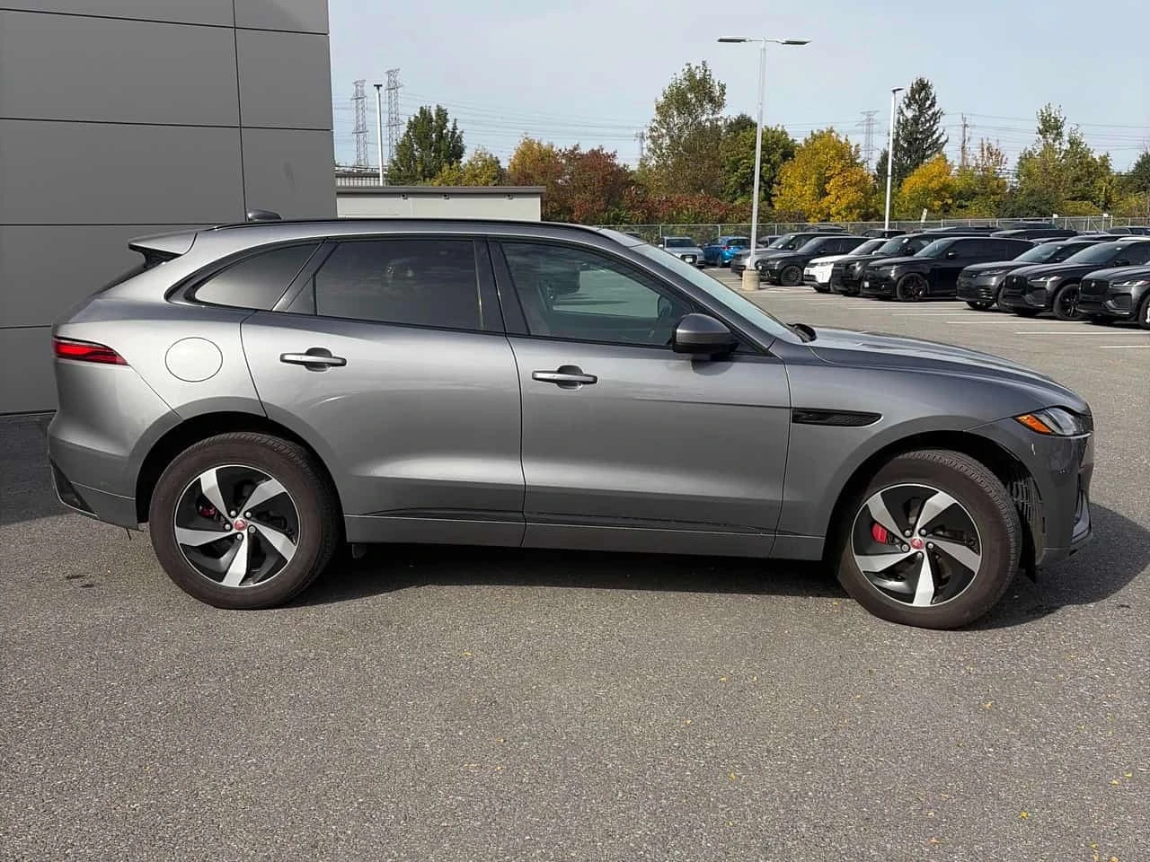 Jaguar F-PACE  R Dynamic S / ОТ ПРЕДСТАВИТЕЛСТВО / АВТОКРЕДИТ, снимка 3 - Автомобили и джипове - 56310589