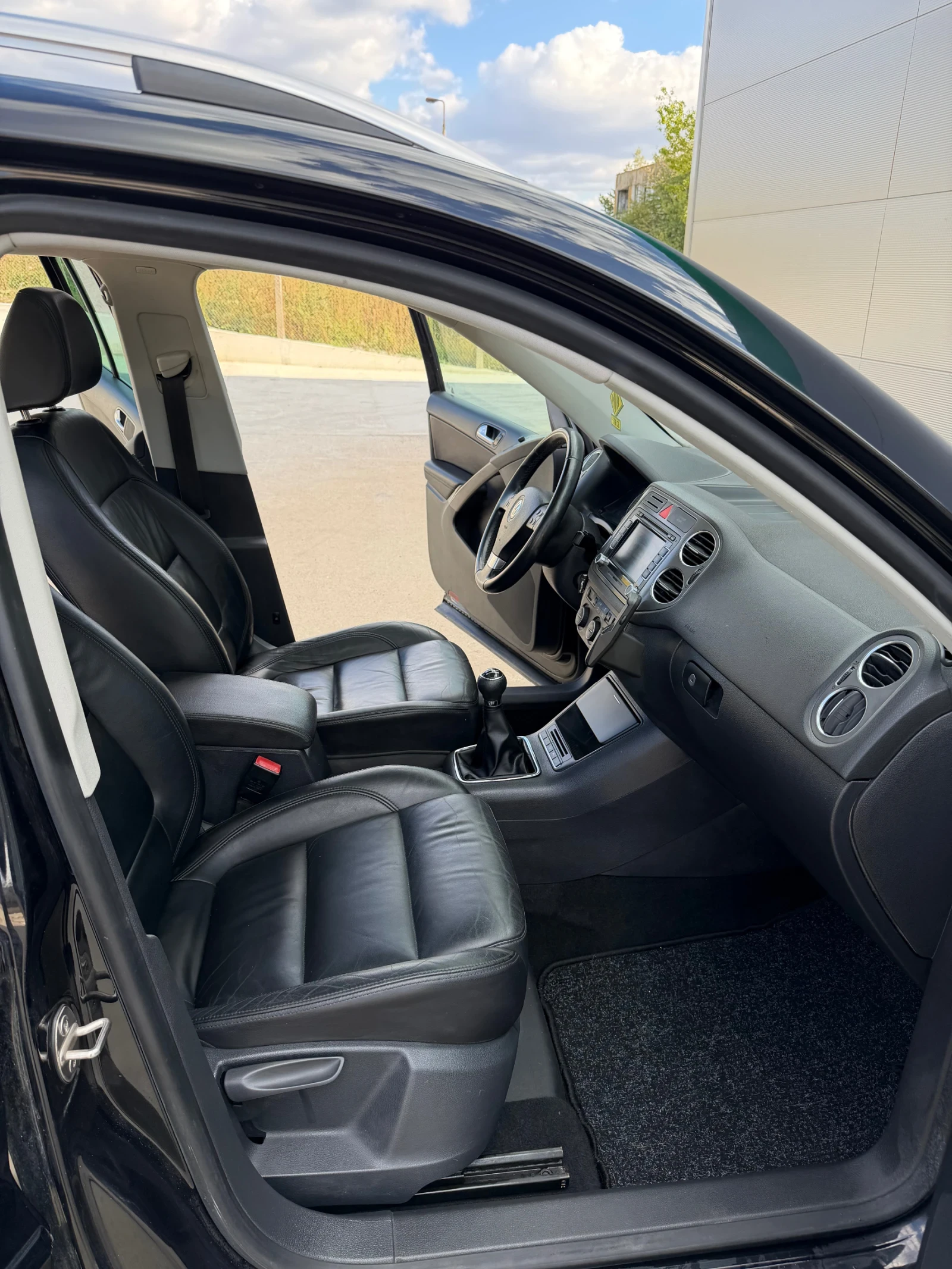 VW Tiguan 4х4/2.0/140кс./6ск., снимка 7 - Автомобили и джипове - 56332180