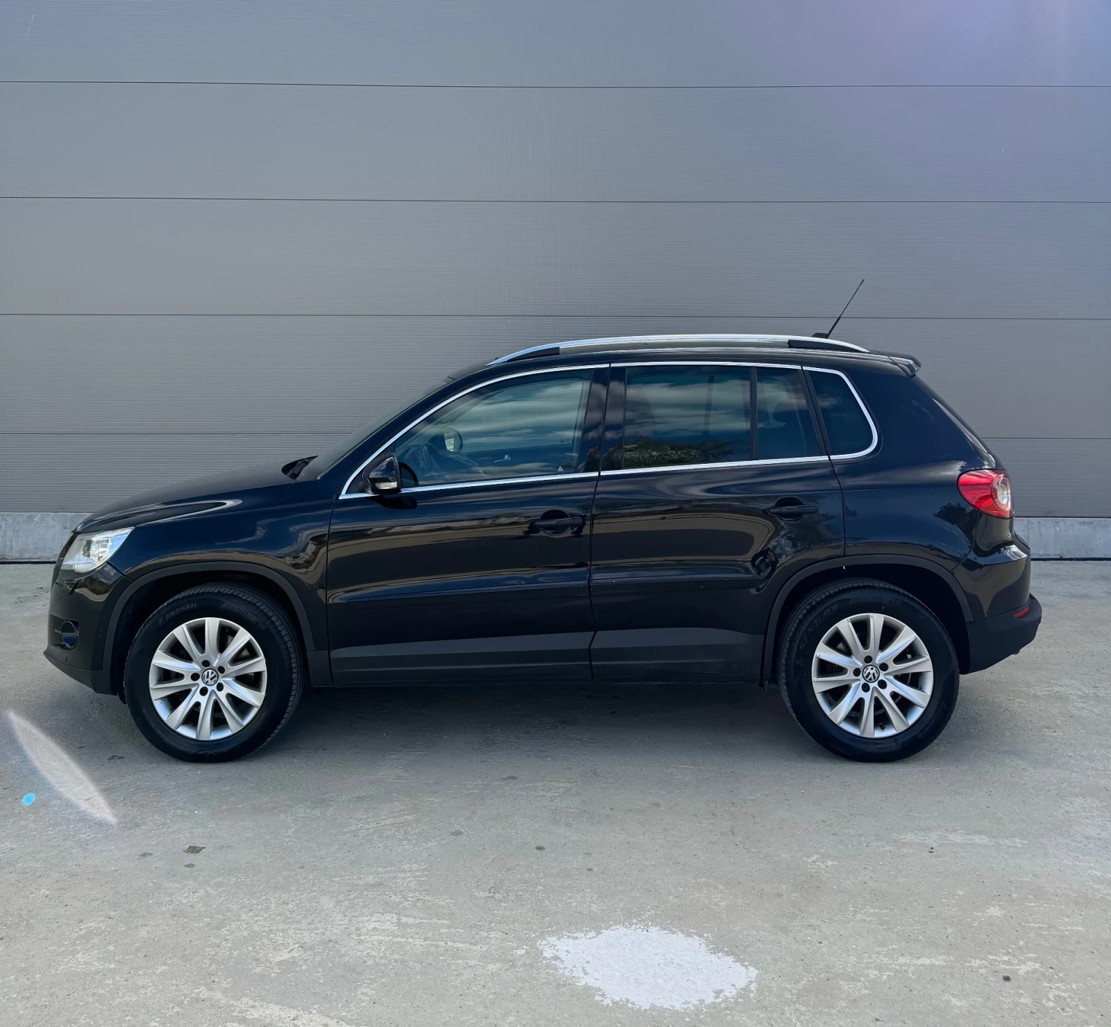 VW Tiguan 4х4/2.0/140кс./6ск., снимка 4 - Автомобили и джипове - 56332180
