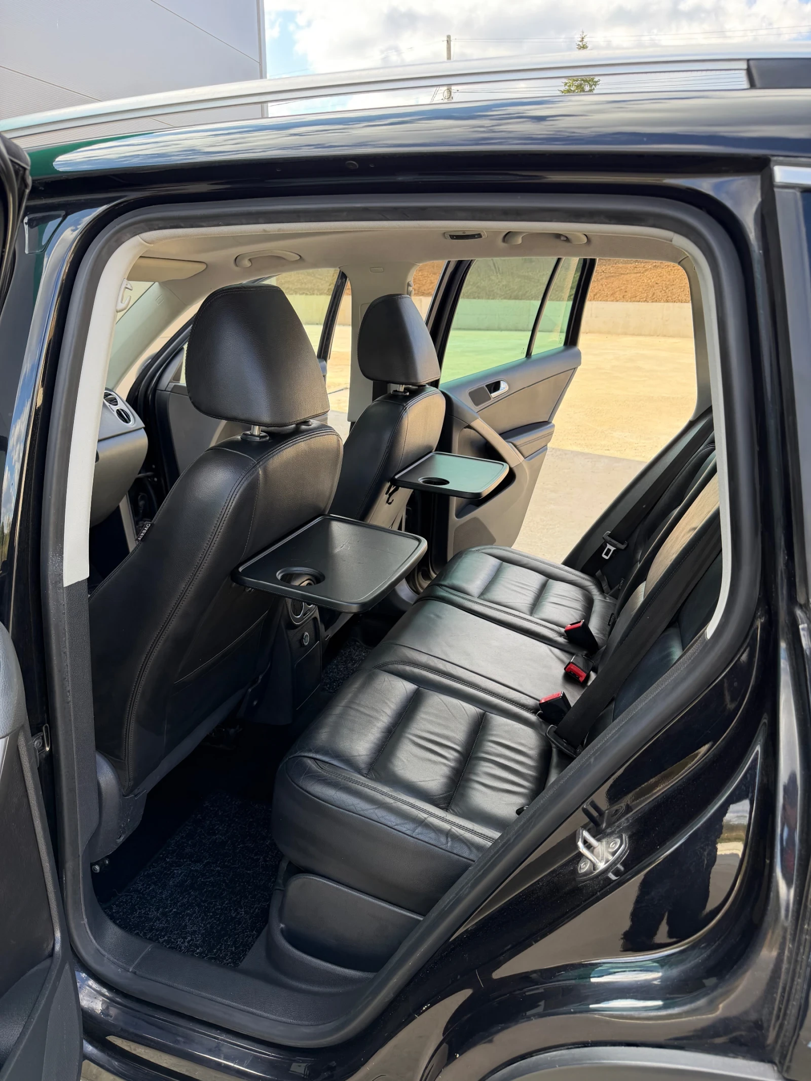 VW Tiguan 4х4/2.0/140кс./6ск., снимка 8 - Автомобили и джипове - 56332180
