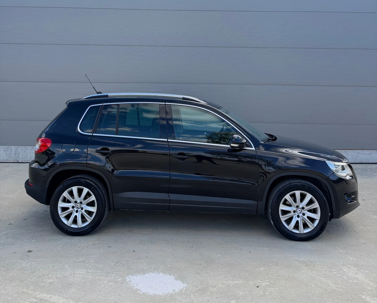VW Tiguan 4х4/2.0/140кс./6ск., снимка 3 - Автомобили и джипове - 56332180