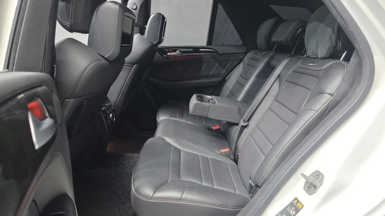 Mercedes-Benz GLE 63 AMG, снимка 12 - Автомобили и джипове - 56686700