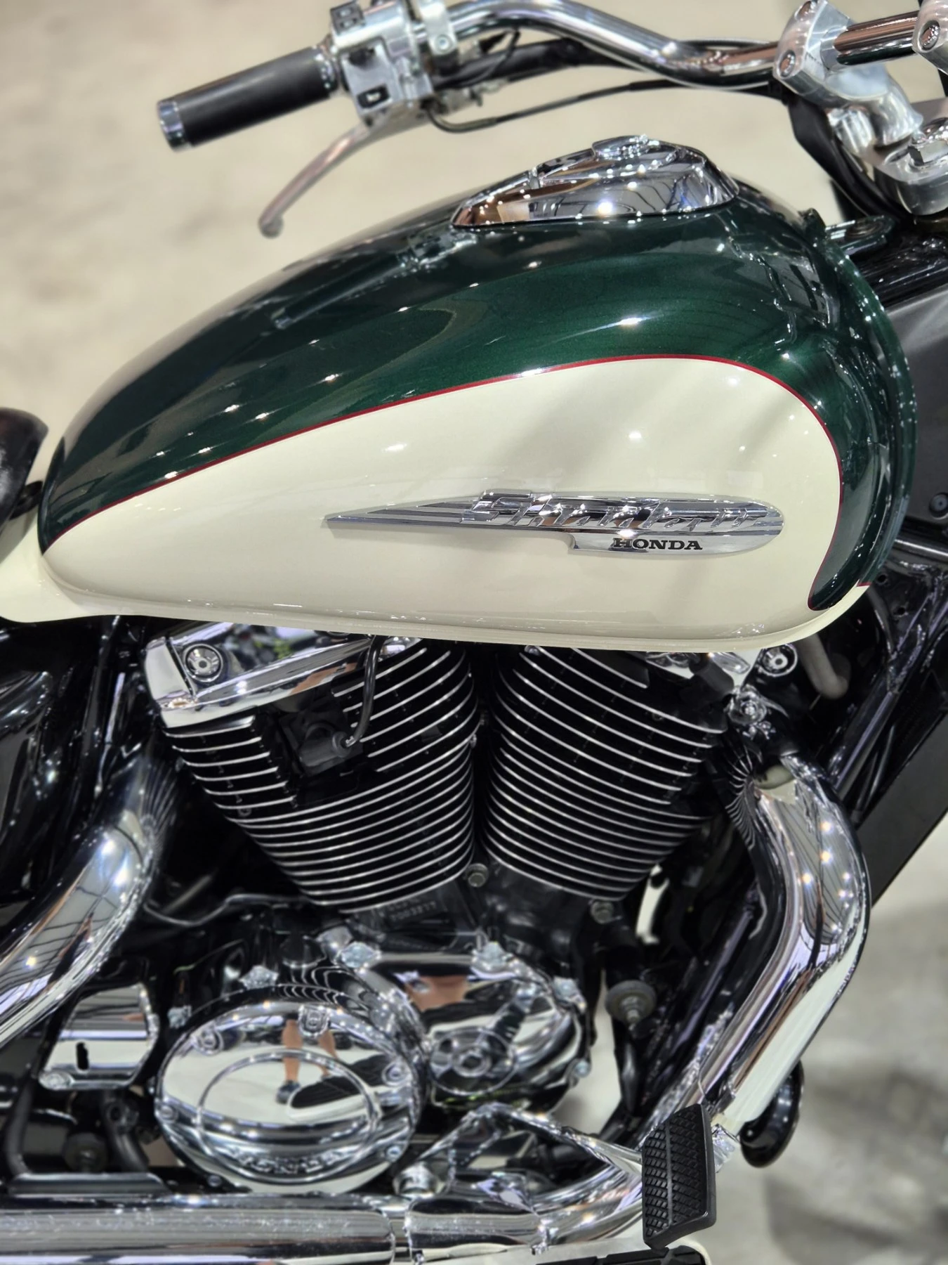 Honda Shadow VT1100 C3 Категория А2!!! Нов внос ШВЕЙЦАРИЯ! ТОП!, снимка 13 - Мотоциклети и мототехника - 54752323