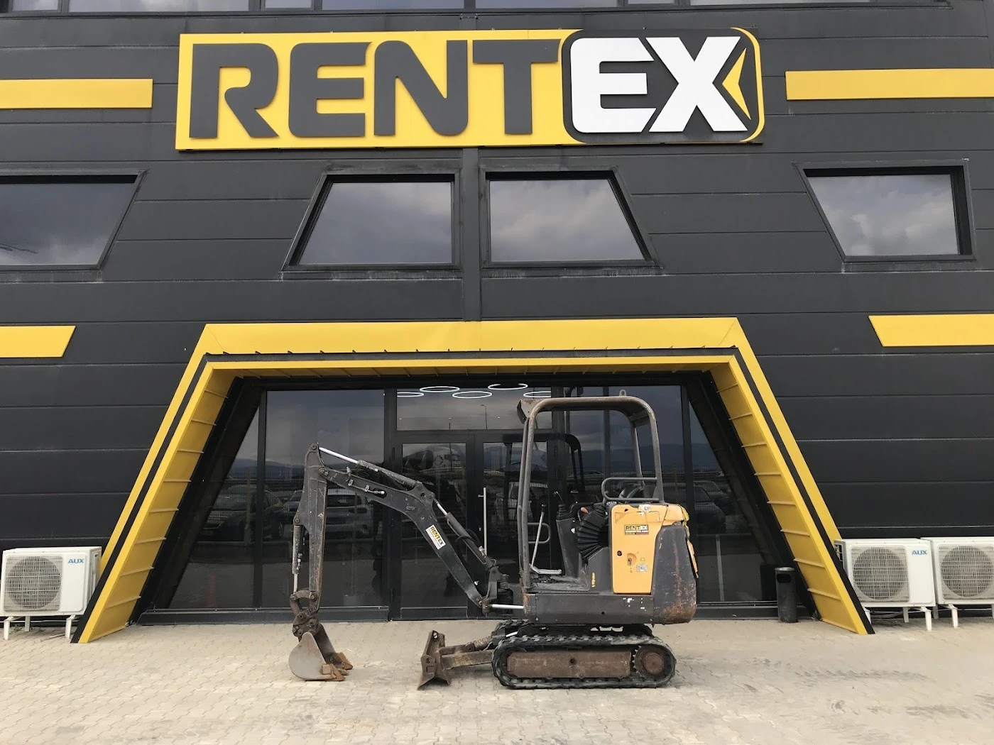 Багер Volvo EC18C 1800кг., снимка 1