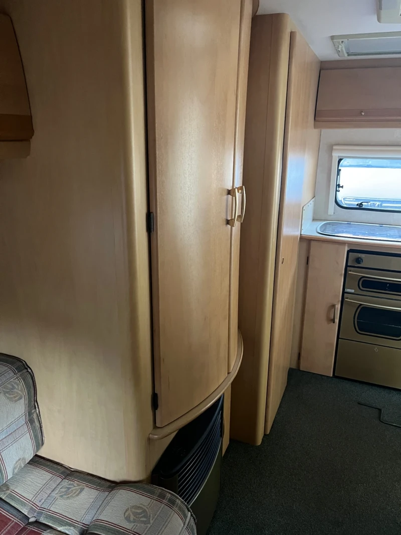 Каравана Bailey Majestic , снимка 9 - Каравани и кемпери - 52908660