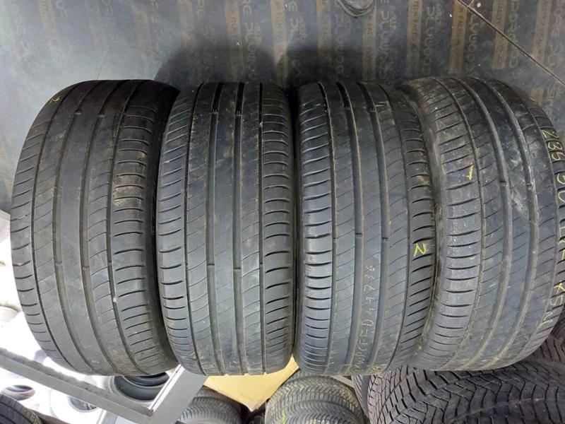 Гуми Летни 235/50R17, снимка 1 - Гуми и джанти - 37112579