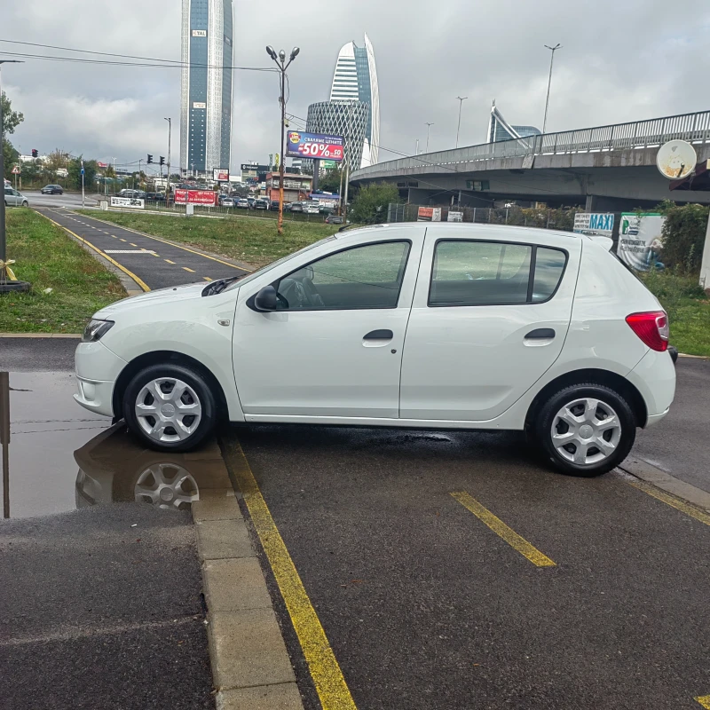 Dacia Sandero 1.5DCI, снимка 4 - Автомобили и джипове - 47479918