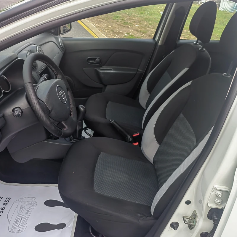 Dacia Sandero 1.5DCI, снимка 10 - Автомобили и джипове - 47479918