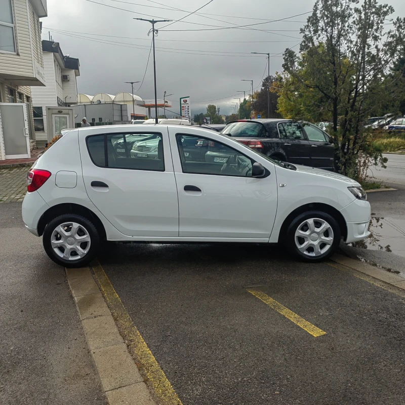 Dacia Sandero 1.5DCI, снимка 8 - Автомобили и джипове - 47479918