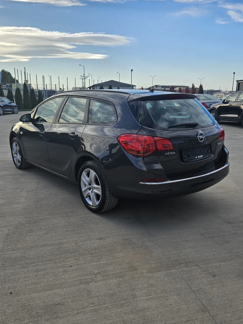 Opel Astra 1.6CDTI, снимка 6 - Автомобили и джипове - 47837420