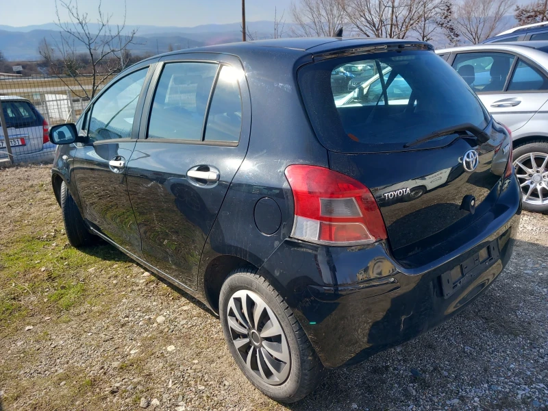 Toyota Yaris 1.0 vvt, снимка 3 - Автомобили и джипове - 49240189