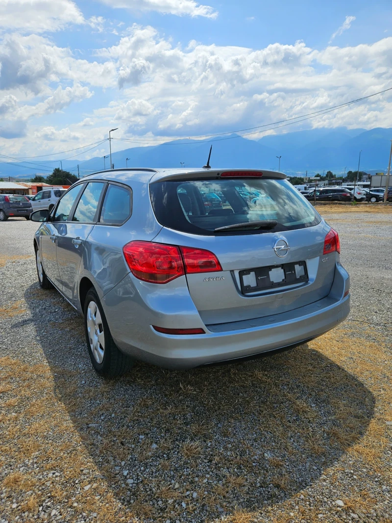 Opel Astra 1.7 дизел, 2011г., снимка 3 - Автомобили и джипове - 53199268