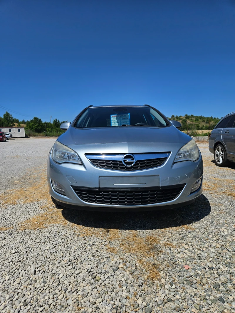 Opel Astra 1.7 дизел, 2011г., снимка 6 - Автомобили и джипове - 53199268