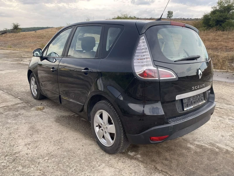 Renault Scenic 1.5dci, снимка 3 - Автомобили и джипове - 52868314