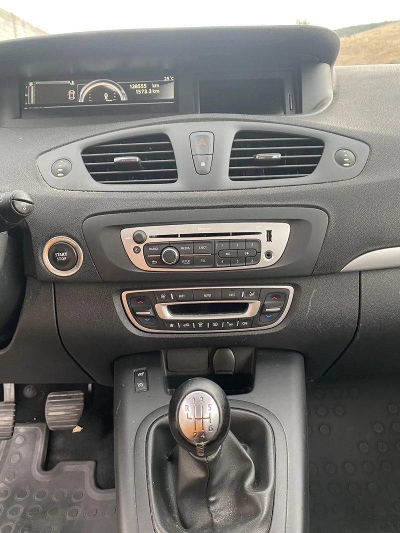Renault Scenic 1.5dci, снимка 5 - Автомобили и джипове - 52868314