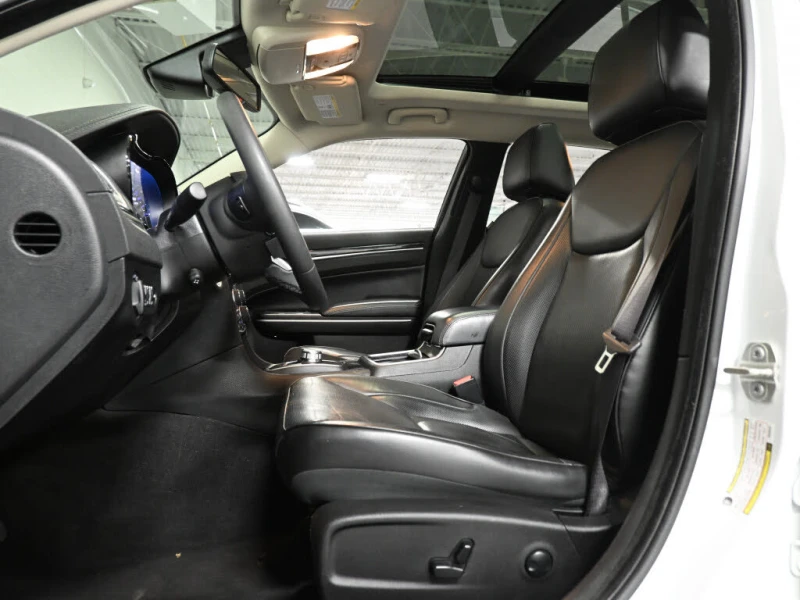 Chrysler 300m Touring* L* AWD* АВТОКРЕДИТ* (ЦЕНА ДО БГ)* , снимка 8 - Автомобили и джипове - 53421813