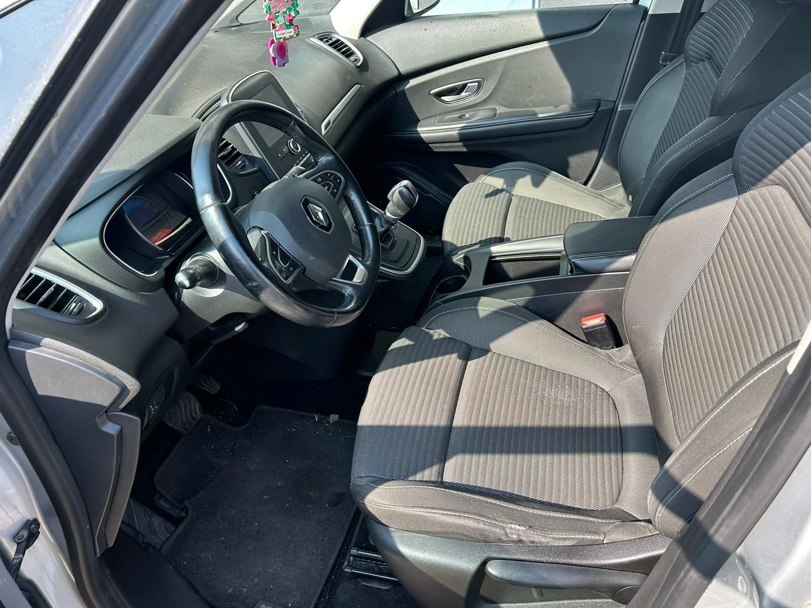 Renault Scenic 1.5DCi Automatic  - изображение 10